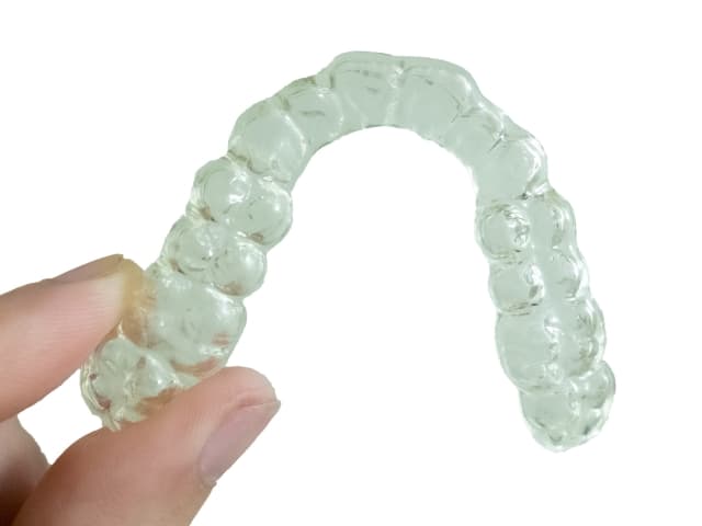 歯の矯正に使用するマウスピース