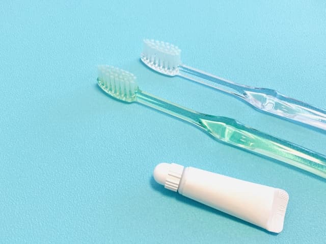 歯ブラシと歯磨き粉